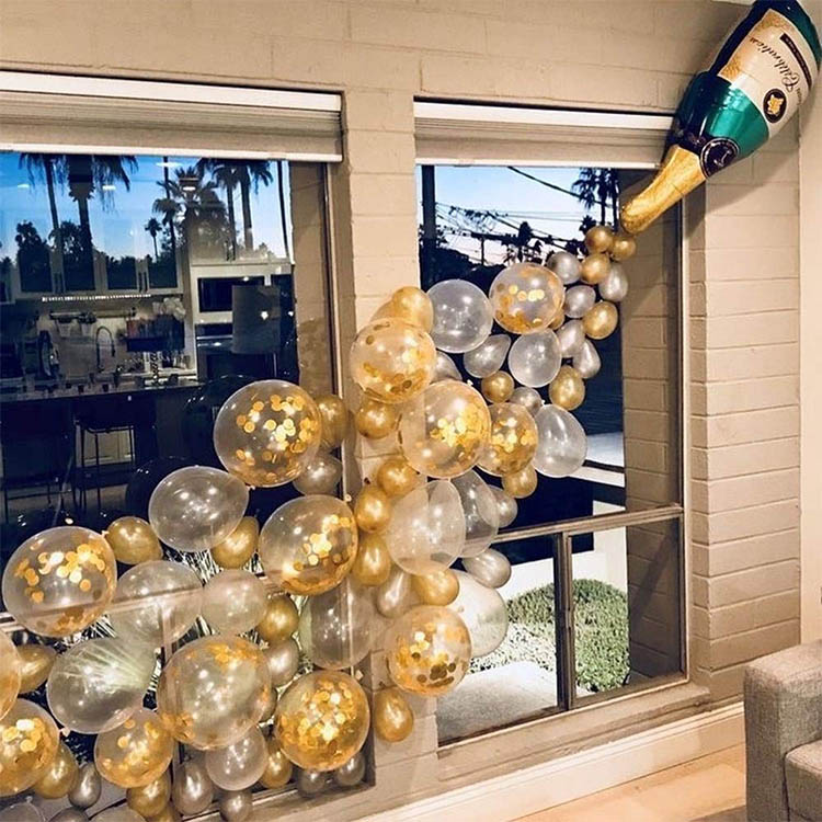 Kit de arco de guirnalda de globos con botella de champán