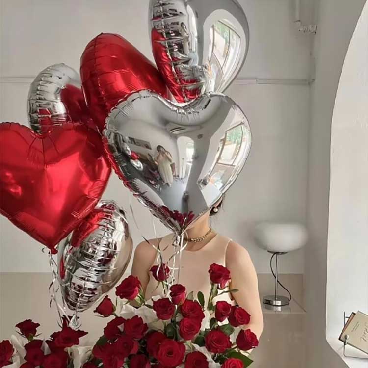 Globos de papel de aluminio en forma de corazón