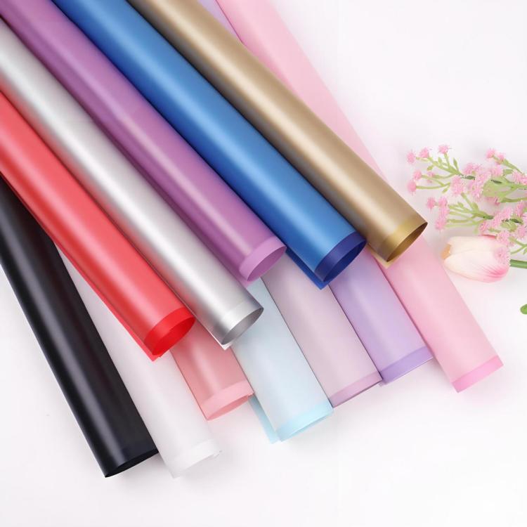 Papel de regalo de flores mate con borde